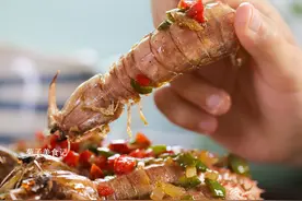 椒盐皮皮虾这样做，鲜香酥脆，肉质肥嫩，吃的真过瘾图片