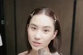 何超莲与窦骁接连秀恩爱后，现身直播间带货，遭网友质疑她缺钱了图片
