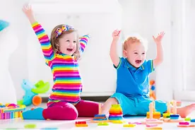 几种“危险玩具”早已被拉入“黑名单”，孩子再喜欢，家长也别买图片