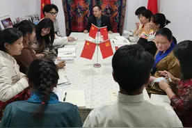 湖南民院：党史教育微课走进藏族“寝室党支部”图片