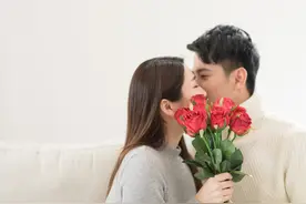 才发现，容易被男人捧在手心的女人，都有共性图片