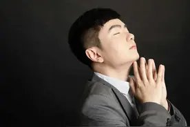 沈文裕演奏储望华改编《翻身的日子》图片