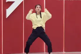 《浪姐2》姐姐们真努力，李菲儿张馨予跳得酷，贾青跳得大家乐了图片
