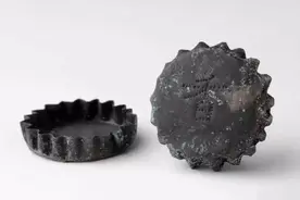 明朝的香盒“撞脸”现代的啤酒瓶盖，专家却说：这是超现代科技图片