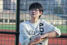 学生不听劝远赴他乡入大学深造，开学就后悔了，家长的做法很意外图片