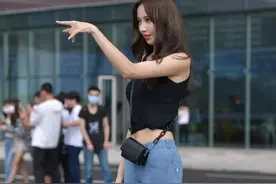 小说：美女总裁为继承家里财产，和我假结婚回老家探亲：便宜你了图片
