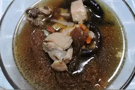 炖的鸡汤味道太淡不好喝？试试加入这种材料，让你一顿喝两碗图片