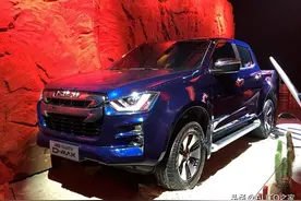 终于迎合国人“审美”，新五十铃D-MAX，柴油+四驱，真帅气图片