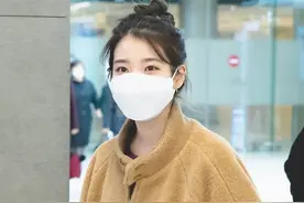 IU怕是第一个把厚底鞋穿到“发霉”的女星，但凹出的腿细成电棍图片