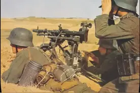 移动的重机枪阵地：二战德军Sdkfz 251/1 重机枪型半履带装甲车图片