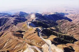 新疆又一条“网红公路”完工！将于明年5月投入使用图片