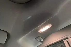 奥迪车三次顶棚漏水，车主提“终身质保”遭拒！4S店：漏水不在国家三包政策内，此前从未提供过终身质保服务图片