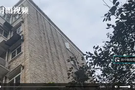成都一处楼顶阳光房违建被拆除 后续赔偿成争议：谁来鉴定谁来修补图片