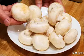 天热了，多给家人做口蘑吃，鲜嫩营养高，炒着吃特香，家人都爱吃图片