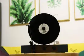 升级版Floating Record立式黑胶唱机-感受怀旧带给你的经典图片