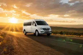 用途广泛，高效省油，上汽大通V80系列“两王”正式上市图片