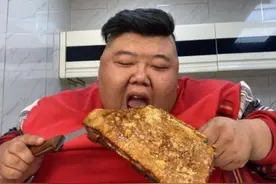 千万网红小贝近况堪忧，面容憔悴法令纹深，网友：都是催吐惹的祸图片