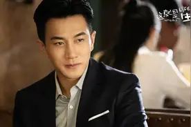 年近50的刘恺威，还在出演霸道总裁图片