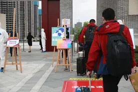 重庆市巴蜀常春藤学校开学复课人人参与防控演练 严格实行闭环管理图片