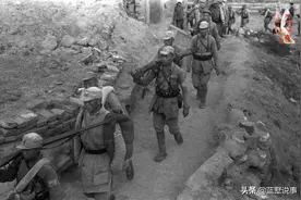 美国记者拍摄的真实八路军，武器装备还不错图片