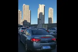 燕郊进京1月11起查验核酸证明，高速路进京加强查控，市民：2小时挪了不到一公里图片