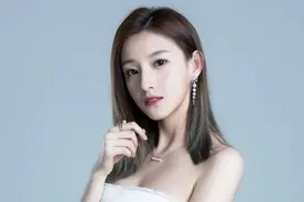 被誉为“最美主持人”的她，究竟有多美？网友：颜值界扛把子图片