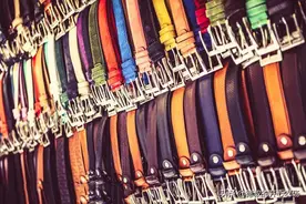 农村集市20元一根现割的“牛皮带”，是真牛皮吗？为何价格便宜？图片