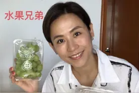 宣萱近照脸色蜡黄，打扮的再知性，也要承认已经老了的事实图片