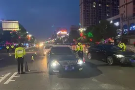 抚州小伙骑电动车被拦下，汽车驾照直接扣24分图片