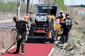 中国首款！超迷你摊铺机RP355落地东北图片