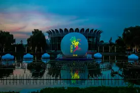 世界花卉大观园：一个突破想象可能性的活力植物园图片