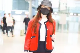 委屈！吴昕湿发赶飞机一路匆匆 努力一百分依旧错过飞机图片