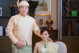 缅甸土豪来炫富！满绿蛋面堪比鸡蛋，几套别房子戴身上图片