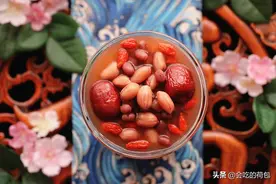 80岁奶奶吃了40年花生，教我正确做法，不炒不油炸，一看就会图片
