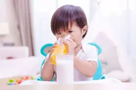 家长注意，这三种饭不要再给孩子吃了，会偷走他的身高，别大意图片