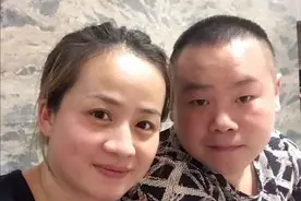 岳云鹏与妻子郑敏手牵手现身机场显恩爱 豪华新居首度曝光图片