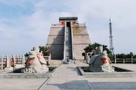 山东第二高的山，有世界上最大山体雕刻，适合国庆全家出游图片