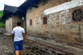 200年前地主家的别院很有年代感 至今保留很完整 成为文化遗产视频封面