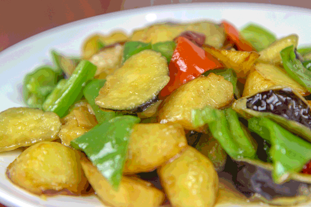 东北名菜地三鲜的家常做法，鲜香浓郁入味的下饭菜，全家人都爱吃