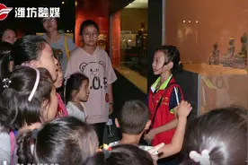 大手拉小手 共讲普通话图片