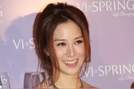 “千亿媳妇”徐子淇太敢穿，露脐抹胸全用上，清凉还不庸俗图片