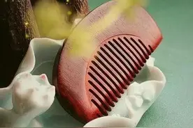 情感测试：第一眼你看中了哪款梳子？测白发苍苍时谁陪在你的身边图片