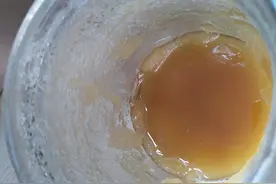 热天蜂蜜放在冰箱还是外面？蜂蜜如何保存最好？图片
