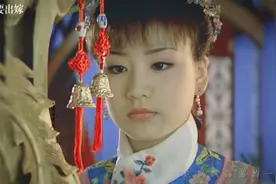 她与贾静雯好像啊，奈何想不开把脸整成这幅模样，完全认不出了图片