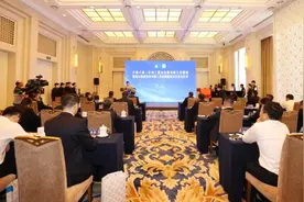 李永明出席中建八局（苏州）建设有限公司揭牌仪式图片