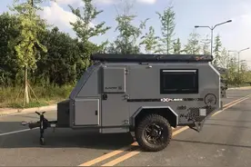 南极星「探险家」 | 越野车最佳拍档 能升顶的硬派越野拖挂图片