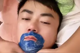 江苏女子给老公面部脱毛，下手快准狠老公眼泪都出来：隔着屏幕疼图片