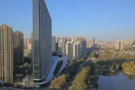 河北现“刀片楼”，棱角分明杀气腾腾，设巨型恐龙引路人尖叫图片