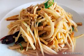 茭白炒豆腐丝，蛋白质丰富，口感脆嫩、水汽满满，还有豆子的清香图片