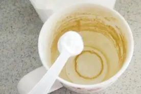 茶杯用久了易生茶垢？试试这几招，简单轻松就可去除视频封面